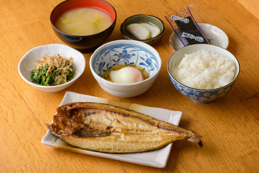 日本海の新鮮な魚と里山の豊かな恵み、お肉や野菜をお楽しみいただけます。